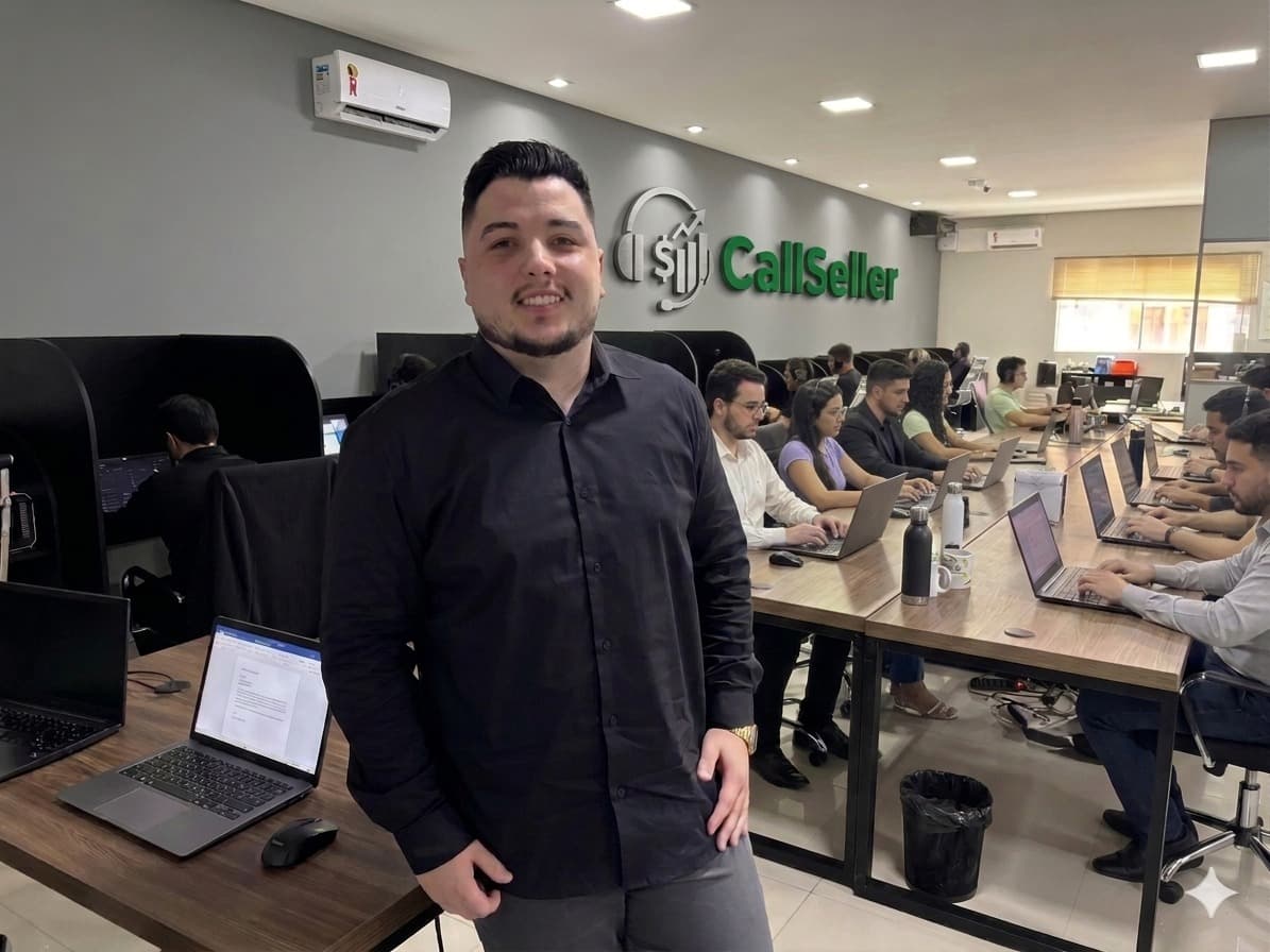 Salão de operação da CallSeller com o time em atendimento